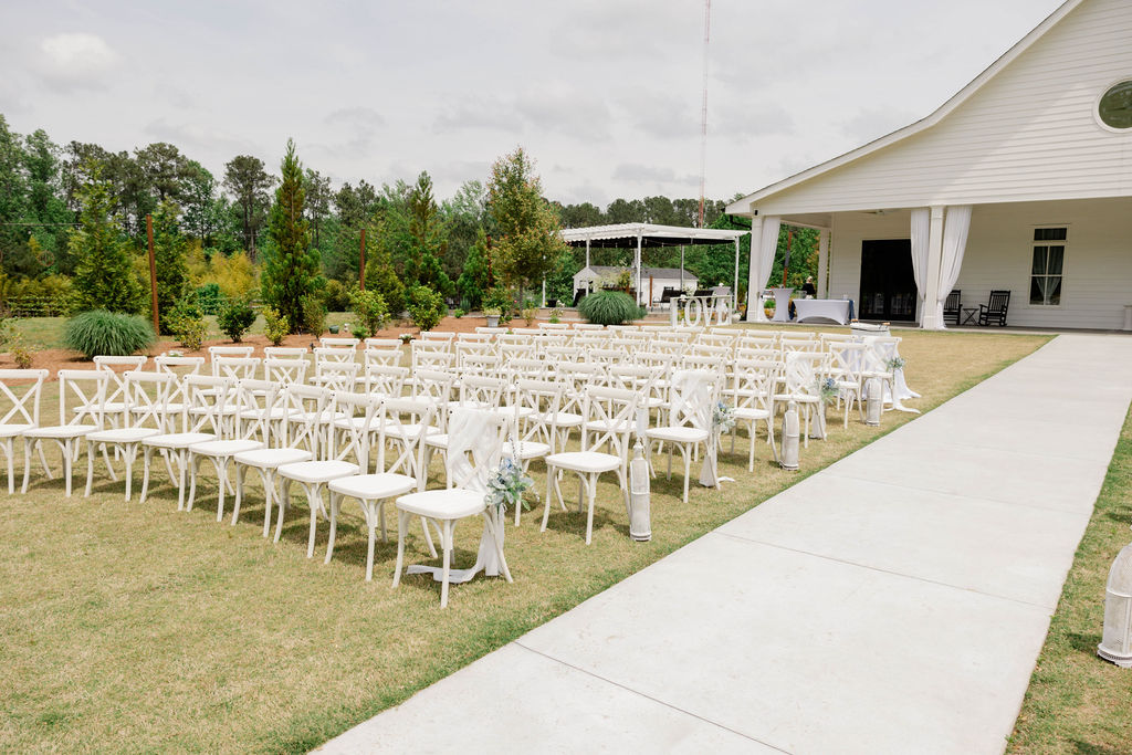 stunning Georgia wedding venue sits ready for the ceremony