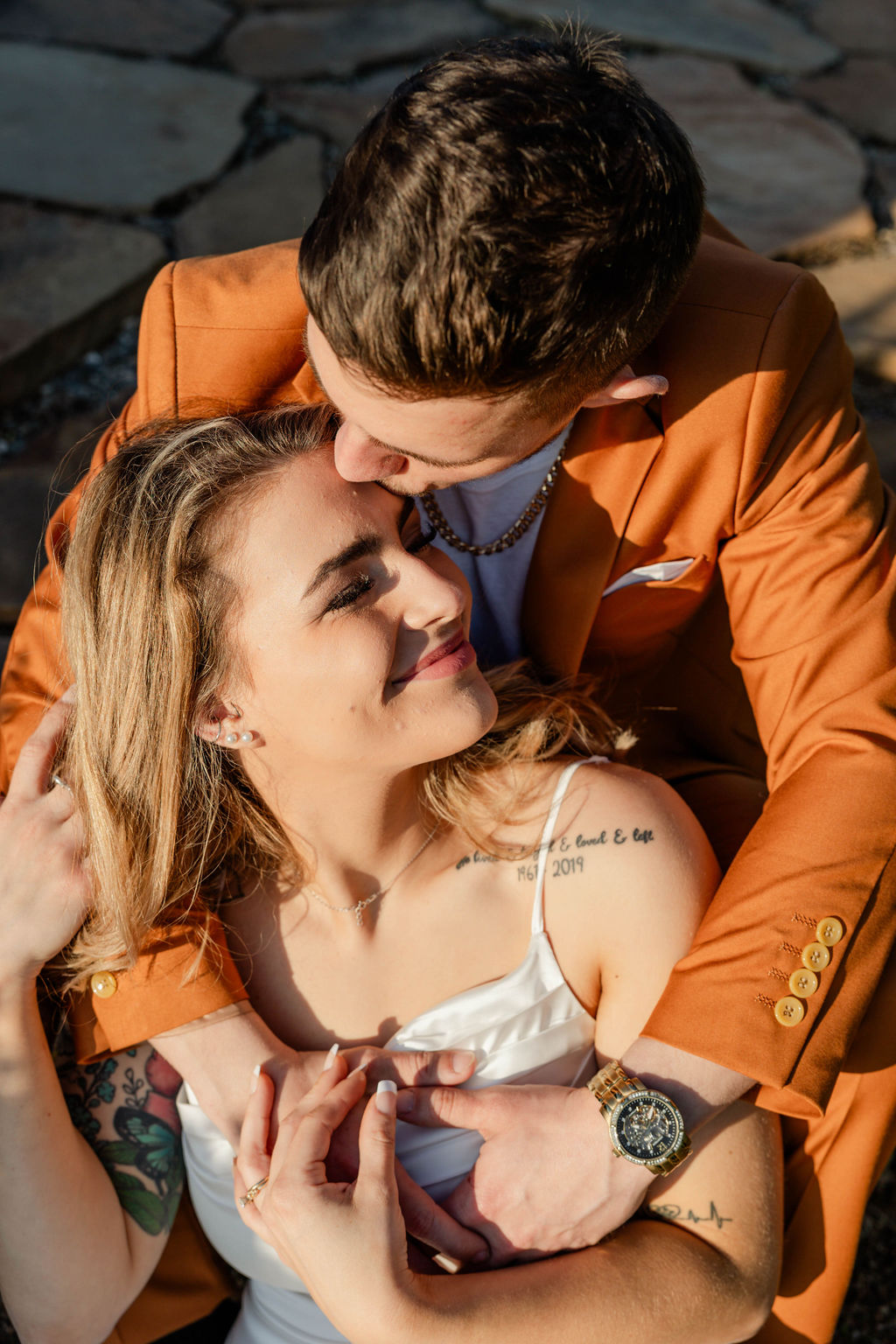 stunning couple poses at Montaluce Winery