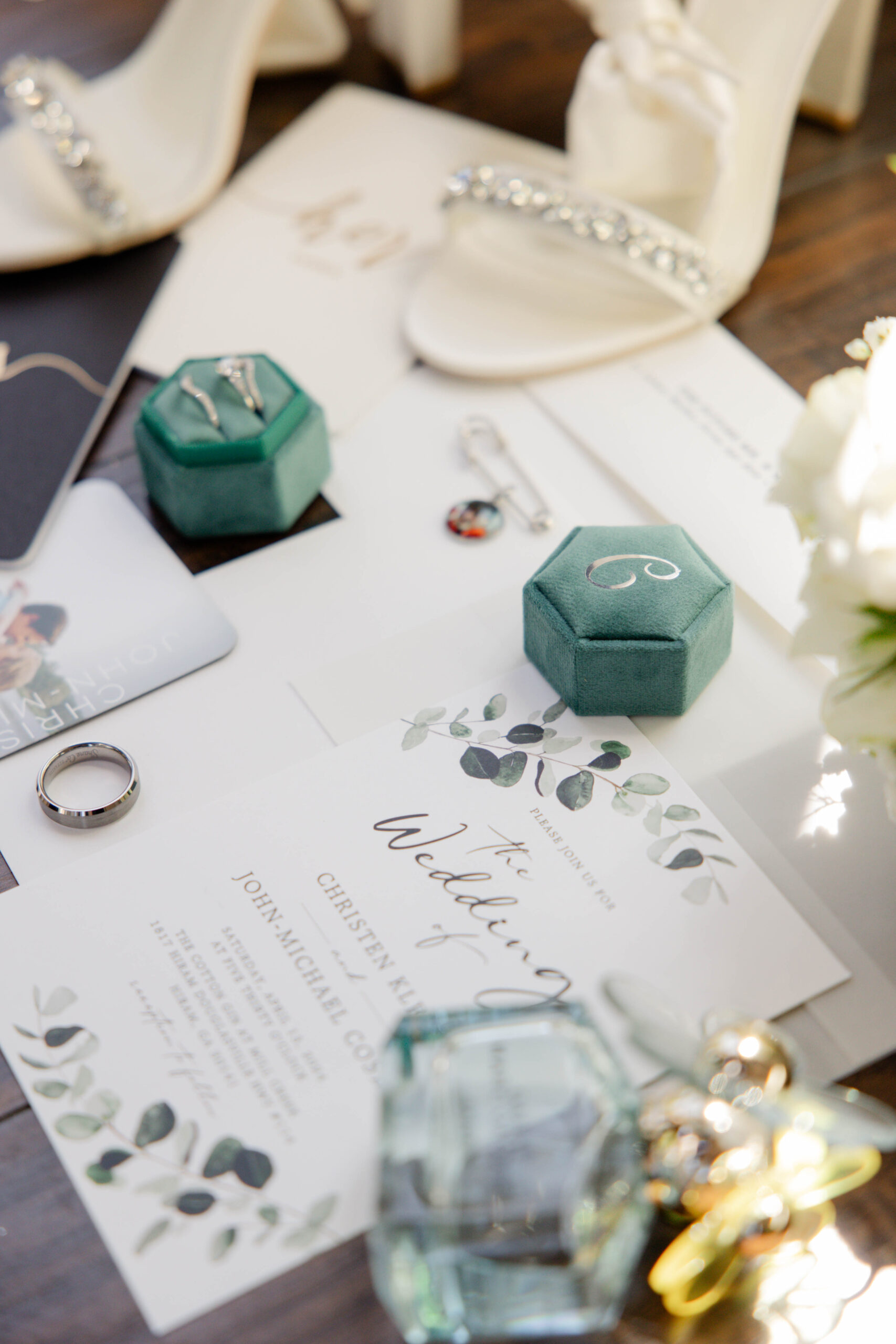 30 items to include in your wedding day detail photos!