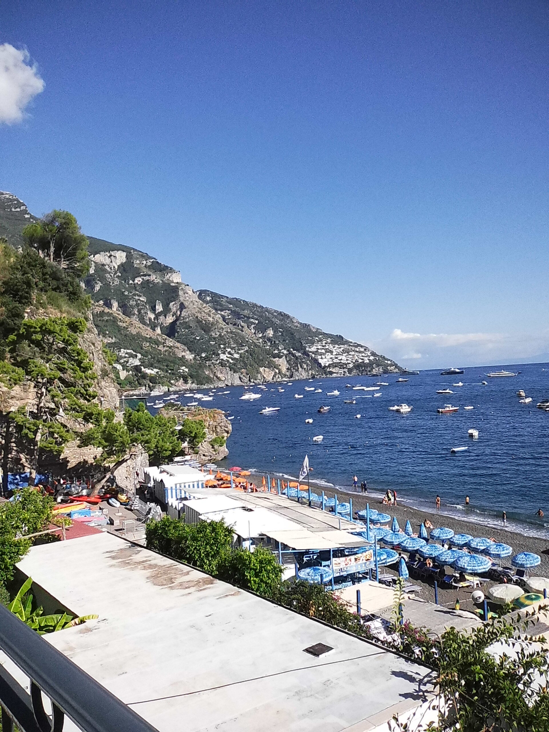 stunning destination photos from the italian coastline during a beautiful Italy elopement