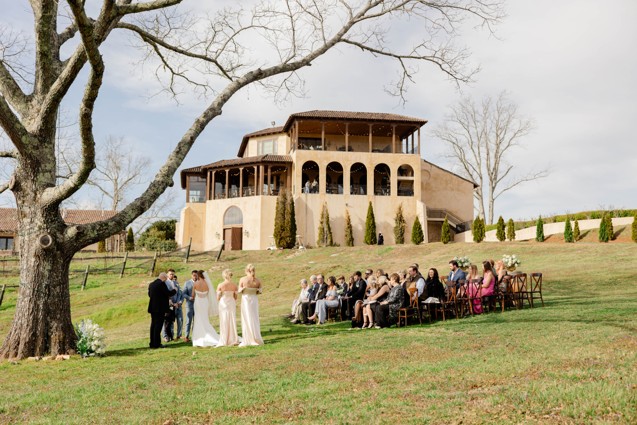 beautiful outdoor wedding ceremony at the stunning Georgia wedding venue