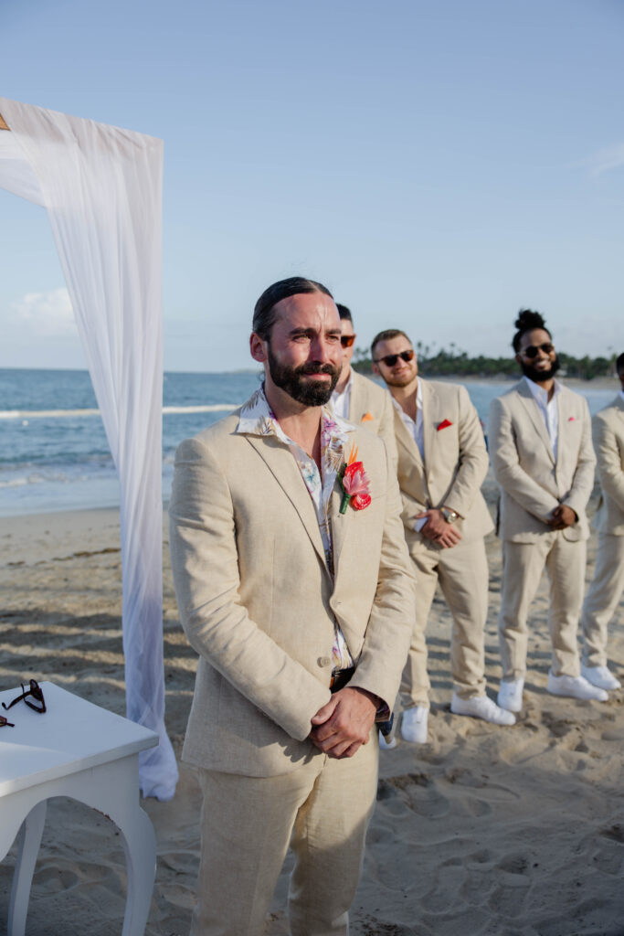 documentary style wedding photography captured by Keri L Photography 