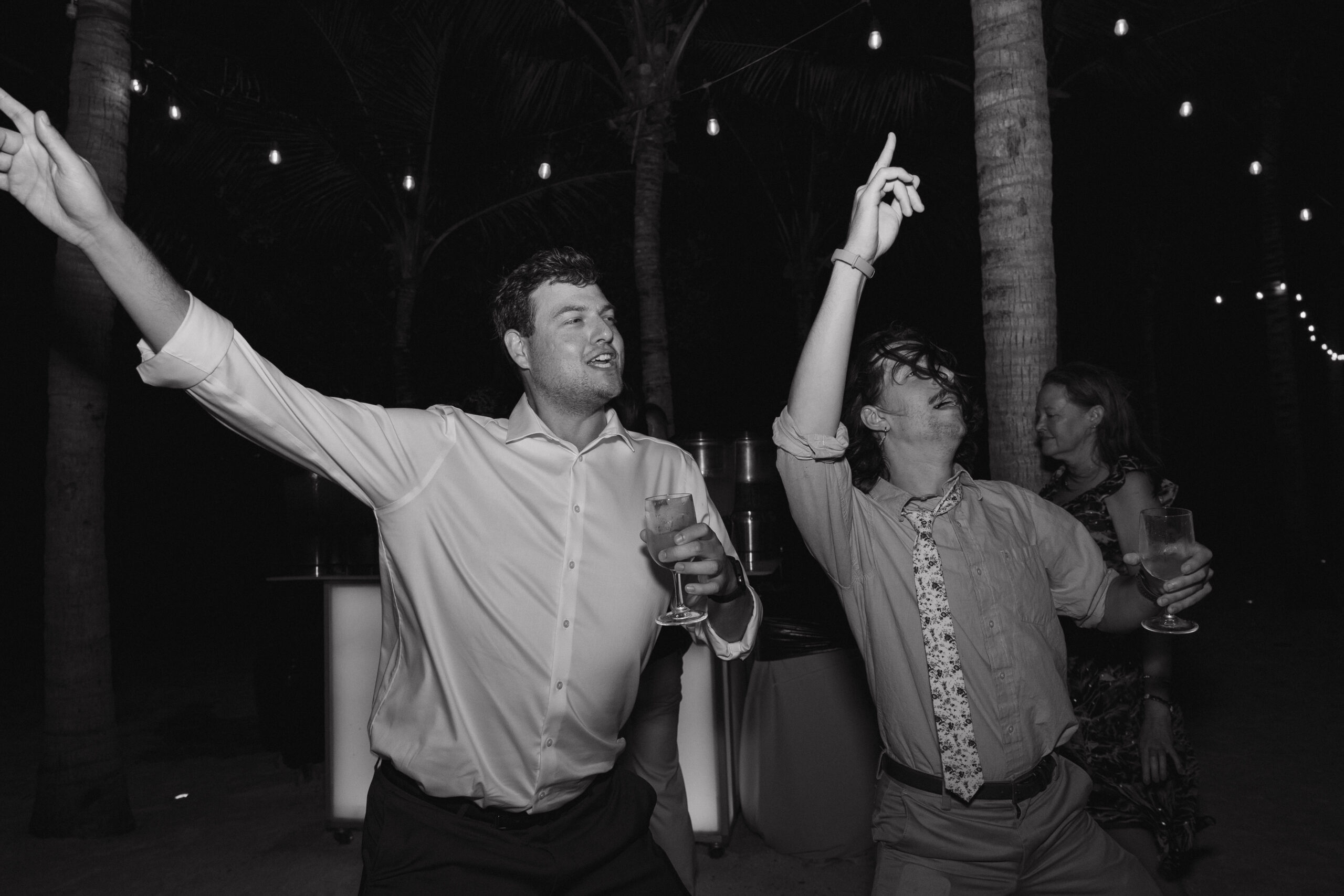 documentary wedding reception photos from a wedding at isla bella