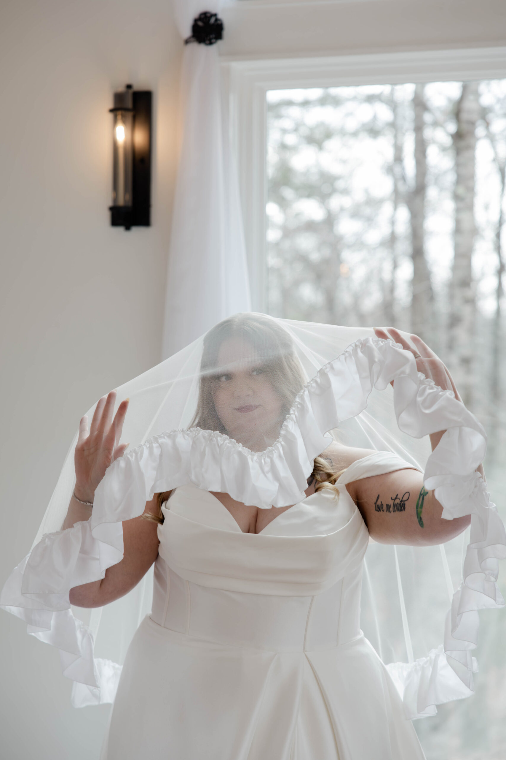 beautiful photos of the bride on her stunning wedding day at the juliette chapel in Georgia