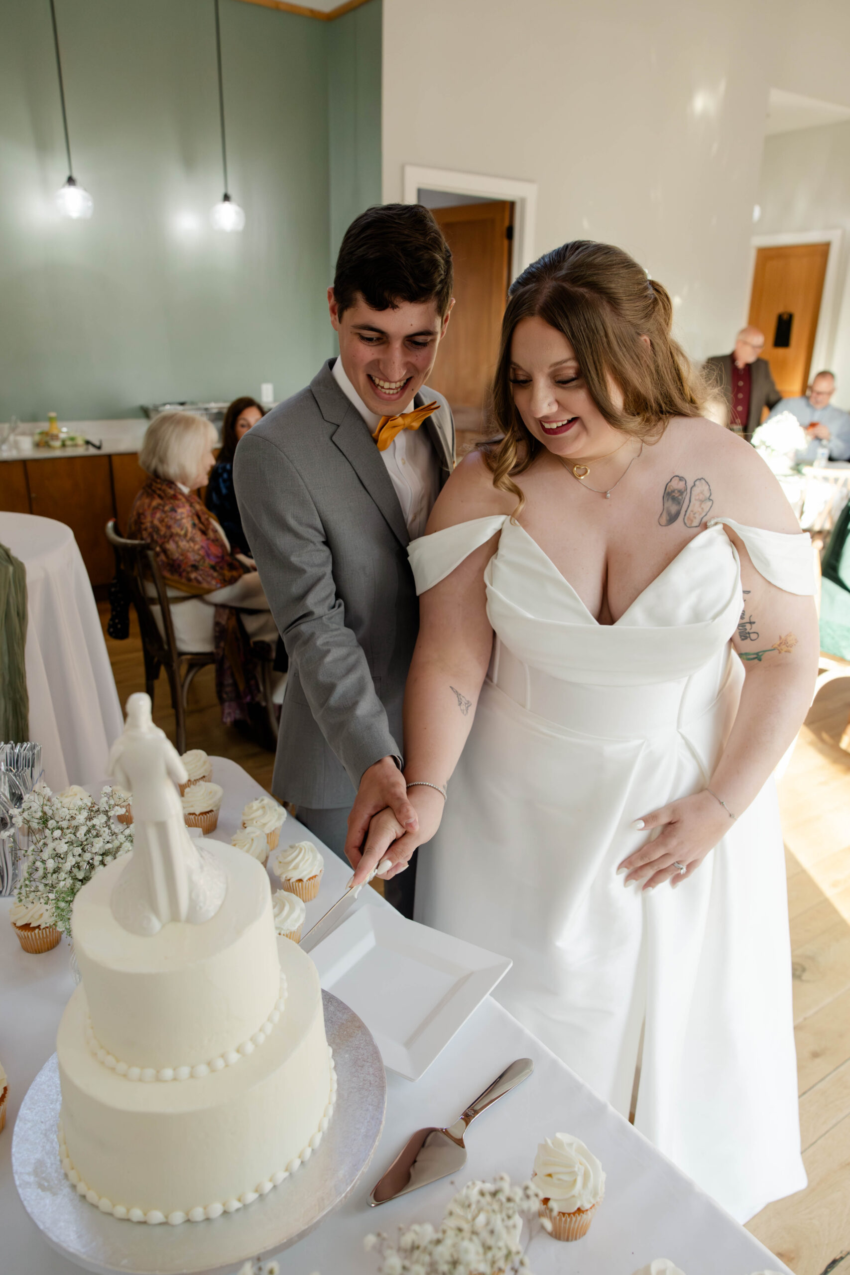 documentary style bride and groom photos from a stunning wedding day at the juliette chapel