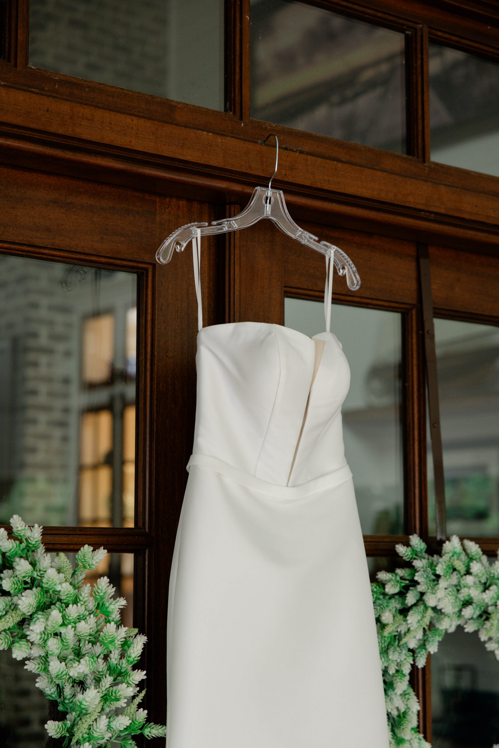 stunning wedding details for a beautiful spring Tybee Island wedding day