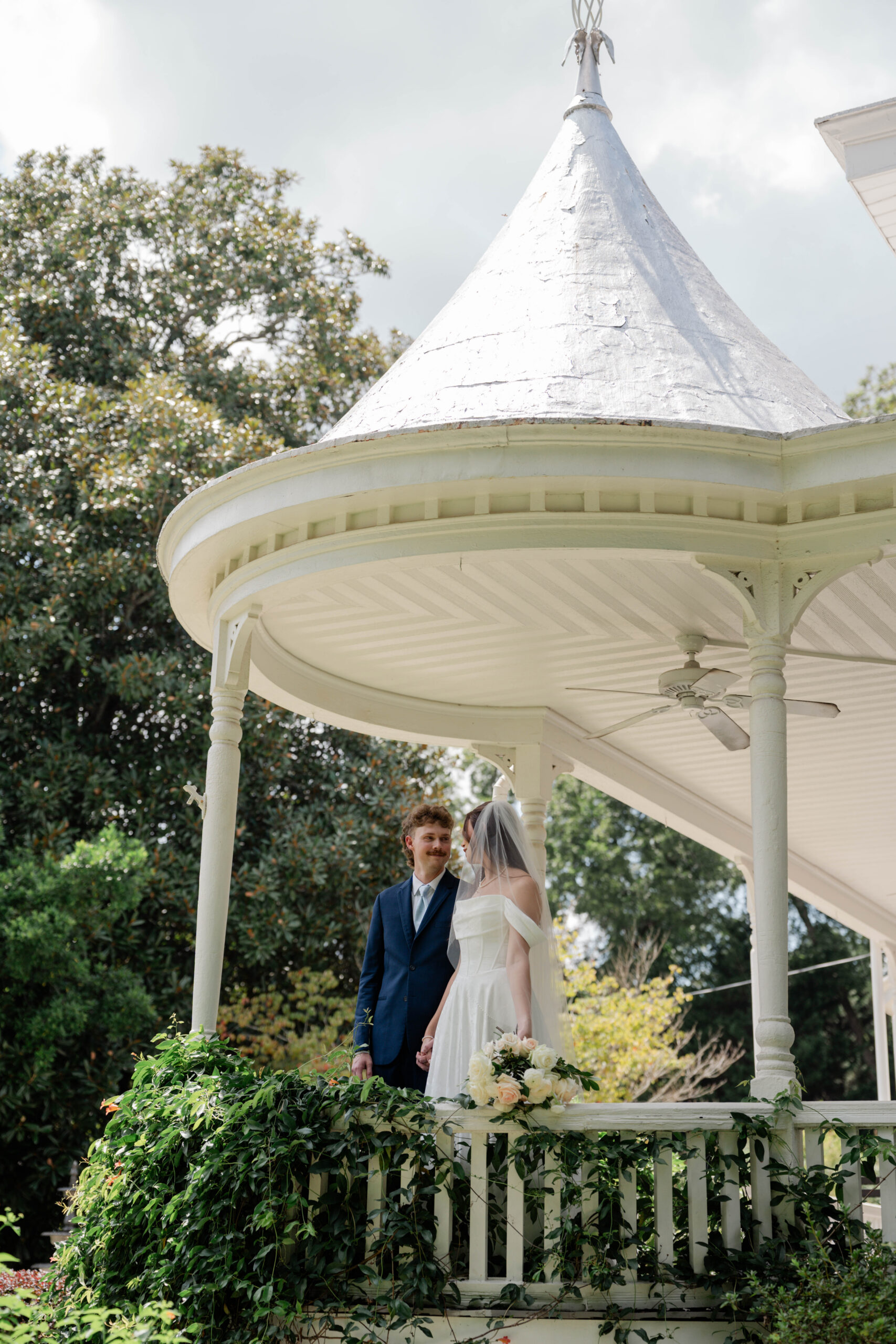 candid style wedding photos from a beautiful wedding in Georgia