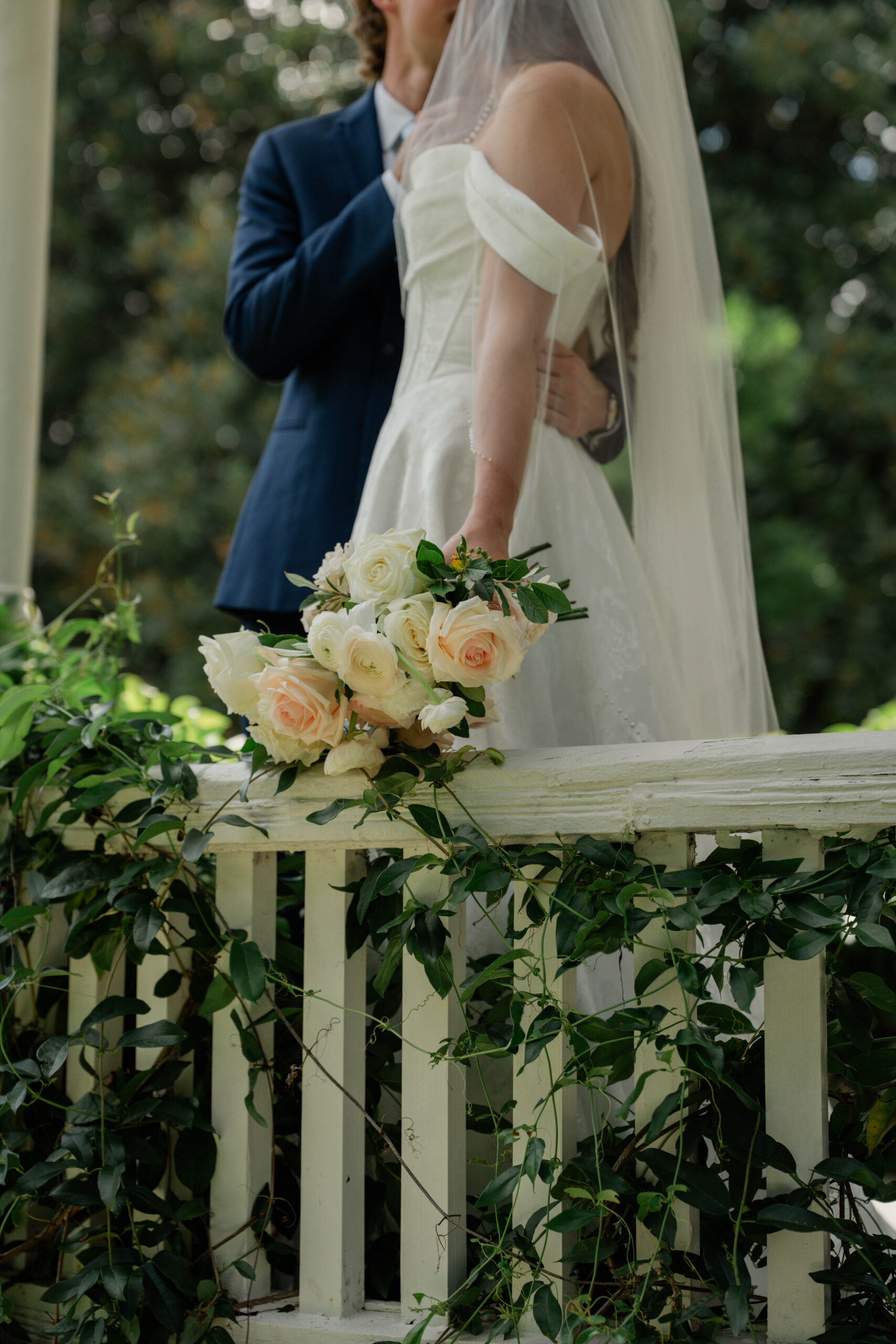 candid style wedding photos from a beautiful wedding in Georgia