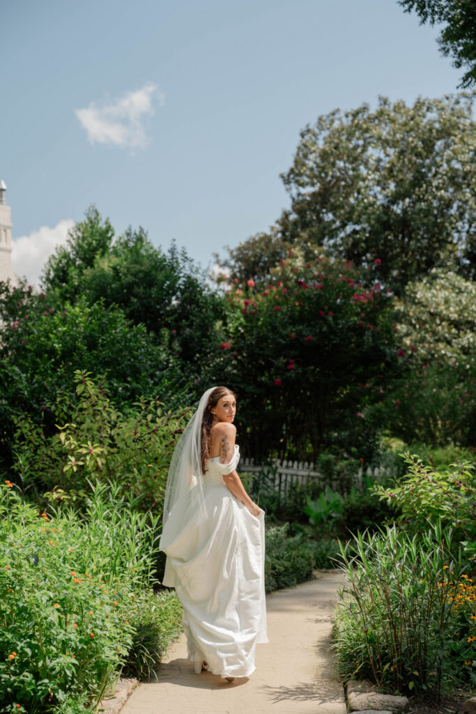 candid style wedding photos from a beautiful wedding in Georgia