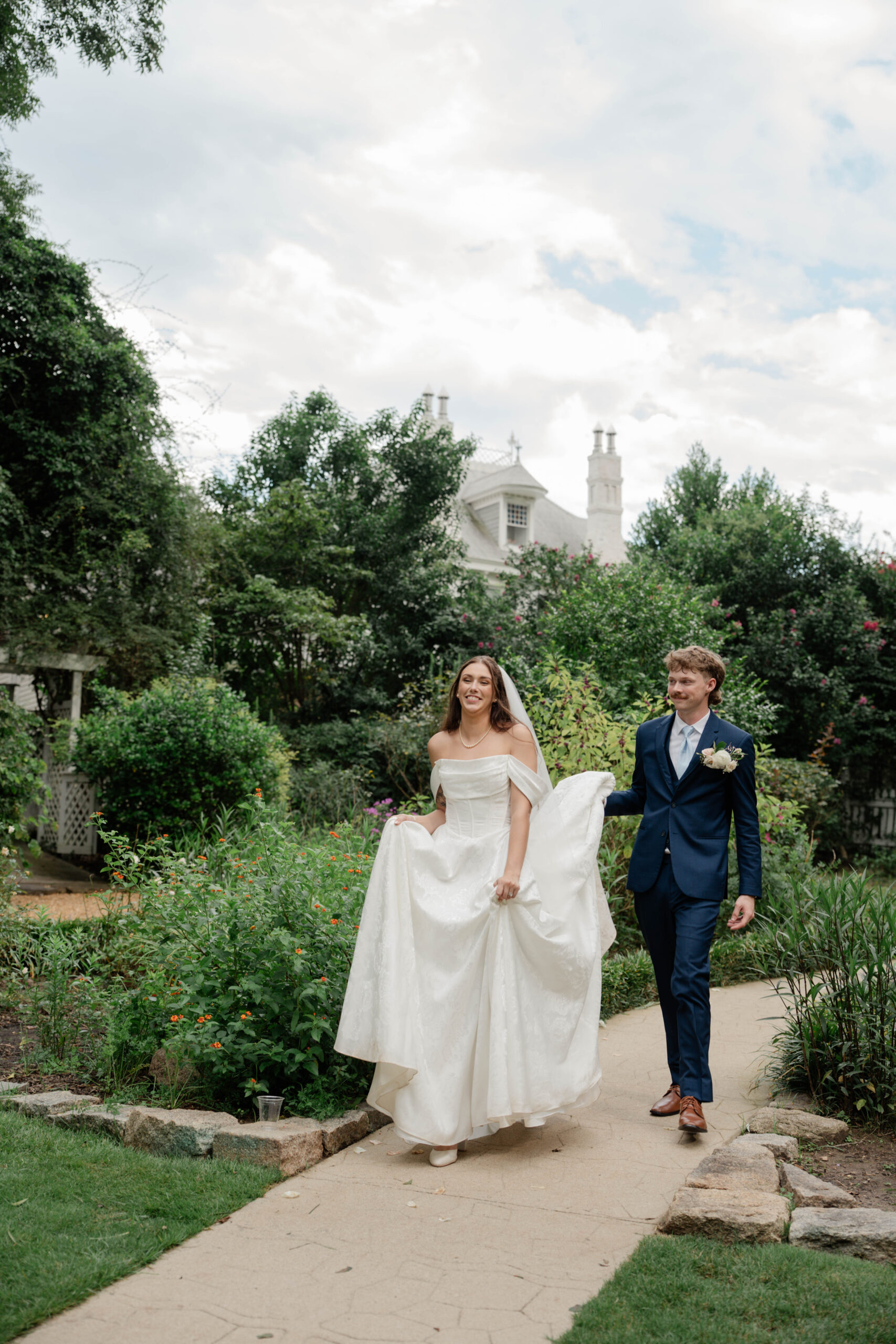 candid style wedding photos from a beautiful wedding in Georgia